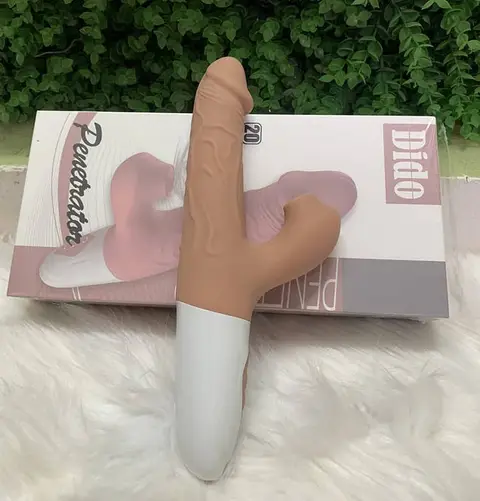 Dương vật giả rung thụt bú Penetrator